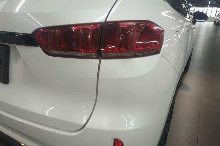 Used Wey VV7 2017 2.0T Flagship Model Right Rear Taillight