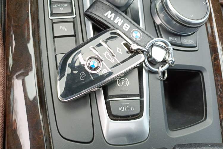 Used BMW X5 2017 xDrive28i
