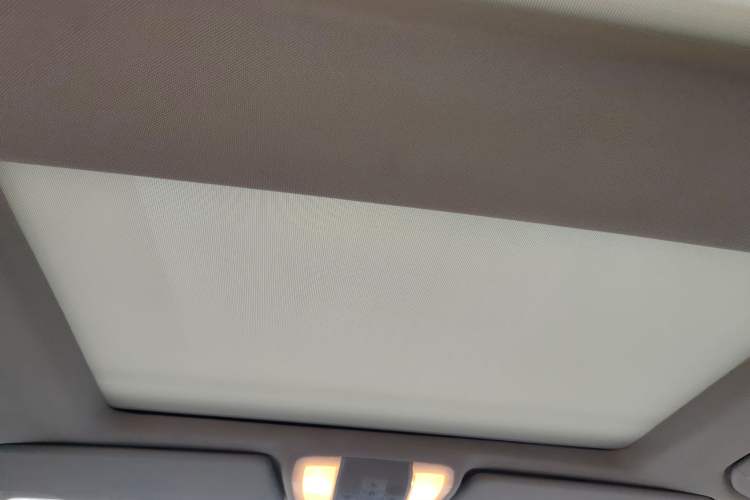 Used Mercedes-Benz GLK-Class 2013 GLK 300 4MATIC Dynamic Sunroof Model
