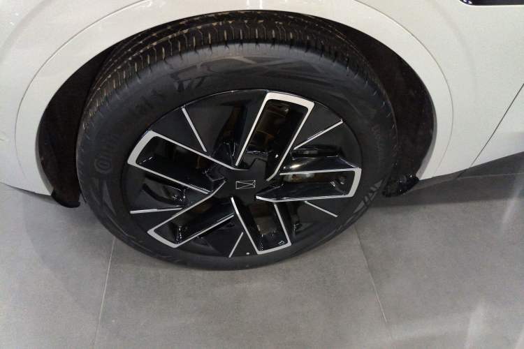 Used Avatr 11 2024 630 Rear-Wheel Drive Edition with Three Lasers