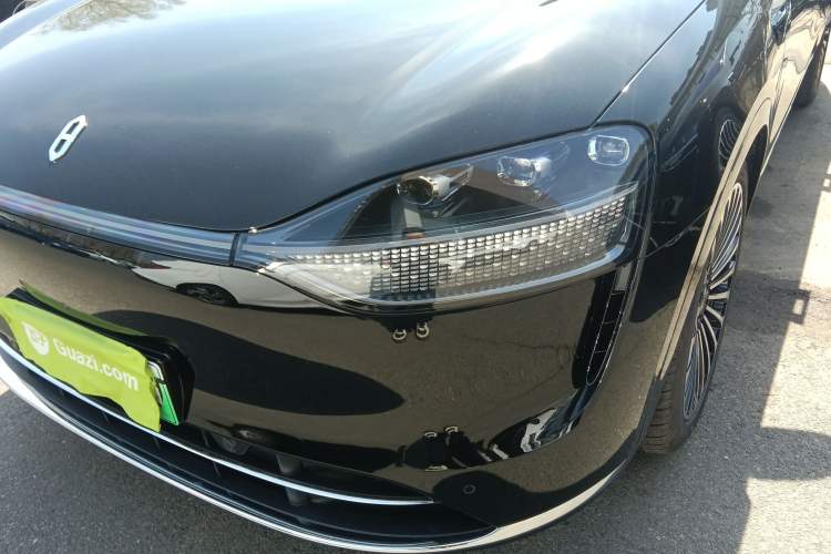 Used Hima AITO M9 2025 Extended-Range Ultra Version 52 kWh 6-Seater
