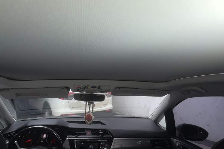 Used Volkswagen Touran 2016 Volkswagen Touran L 280TSI DSG Luxury Edition
