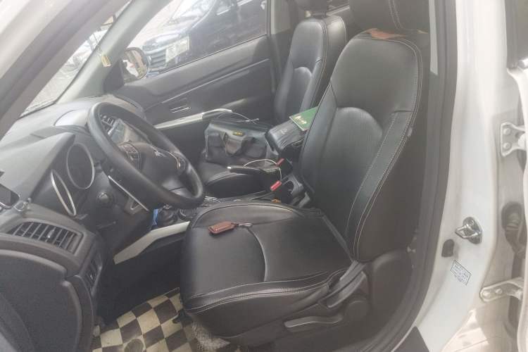 Used Mitsubishi ASX 2015 2.0L CVT Four-Wheel Drive Premium Edition
