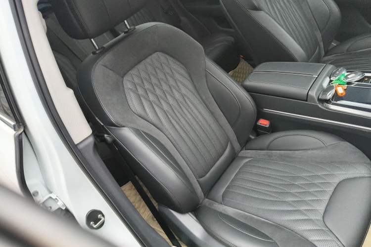 Used Hongqi HS5 2023 2.0T Qixiang Pro Edition Right Front Seat