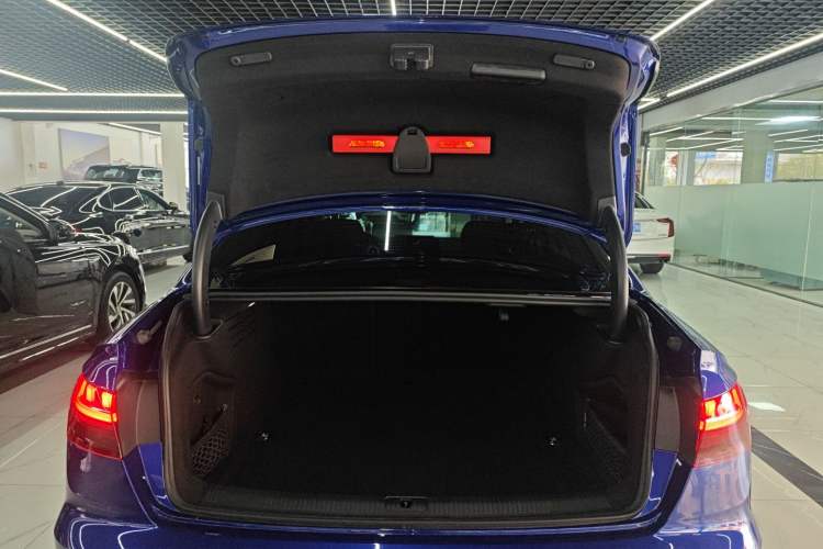 Used Audi A4L 2022 40 TFSI Luxury Dynamic Model