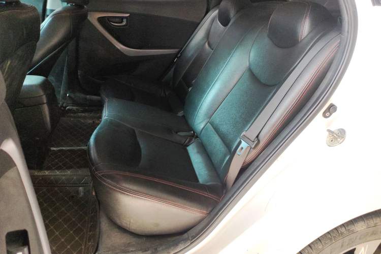 Used Hyundai Elantra (5th Generation / Langdong) 2016 1.6L Automatic Smart Version
