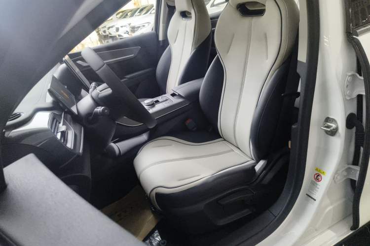 Used BYD Destroyer 05 2024 Honor Edition DM-i 120KM Luxury Model
