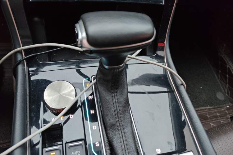 Used GAC Trumpchi GS5 2019 270T Automatic Luxury Edition Gear Lever