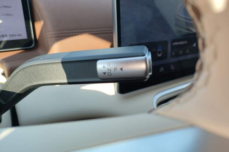 Used Chery Fulwin A9L 2025 Model, 260 Ultra-Long Range Prestige Edition Gear Lever