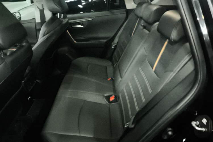 Used Toyota Wildlander 2024 Dual-Motor 2.5L E-CVT Two-Wheel Drive Luxury PLUS Edition