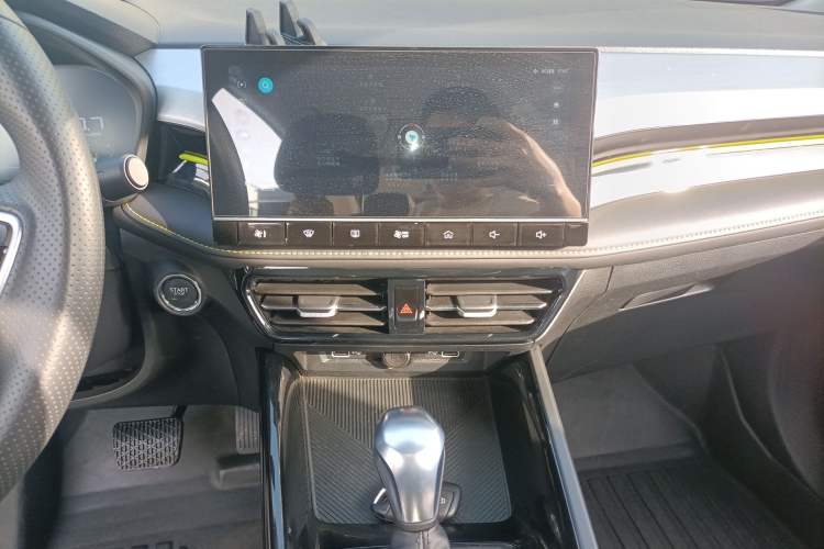 Used Roewe i5 2021 1.5L CVT Diamond Edition
