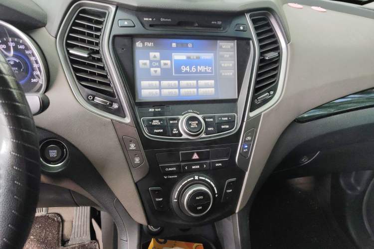 Used Hyundai Santa Fe Classic 2013 Revised Version 3.0L Four-Wheel Drive Luxury Edition Euro IV