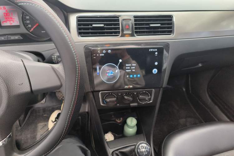 Used Volkswagen Santana 2013 1.6L Manual Comfort Edition