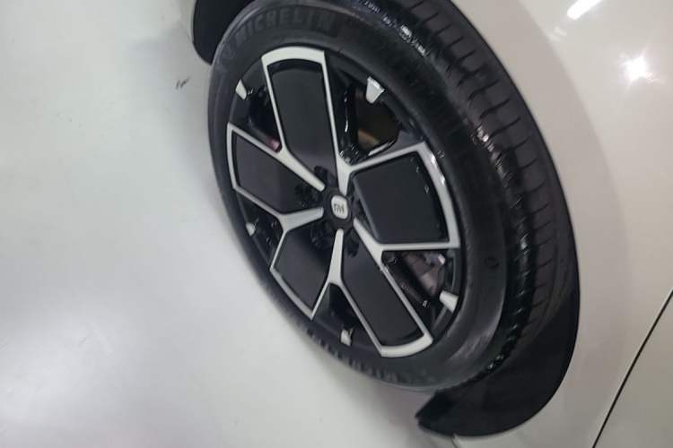 Used Xiaomi Auto SU7 2024 Rear-Drive Long-Range Intelligent Driving Version