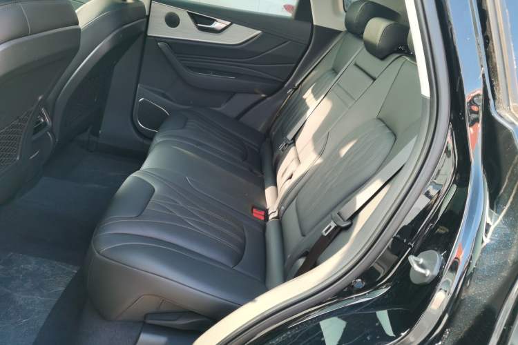 Used Hongqi HS5 2025 2.0T Two-Wheel Drive Flagship Pro Edition