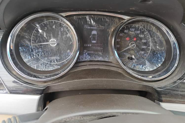 Used Baojun 730 2016 1.5T Manual Comfort Version 7 Seats Odometer Close Up