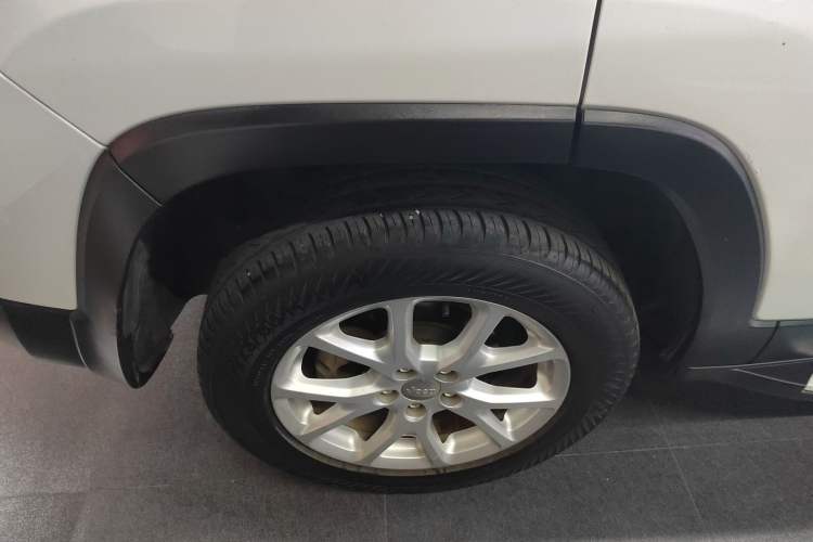 Used Jeep Cherokee 2016 2.4L Leading Edition
