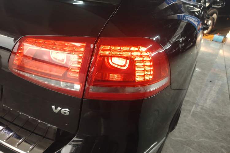 Used Volkswagen Touareg 2017 3.0 TSI Touareg Edition Right Rear Taillight