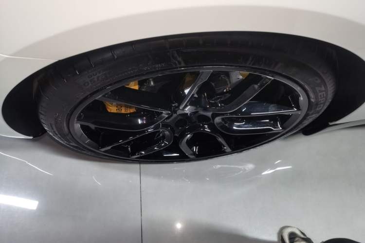 Used Xiaomi Auto SU7 Ultra 2025 Ultra Model Right Rear Wheel Hub