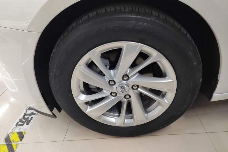 Used Buick LaCrosse 2023 Restyled 25T Cross-Country Edition