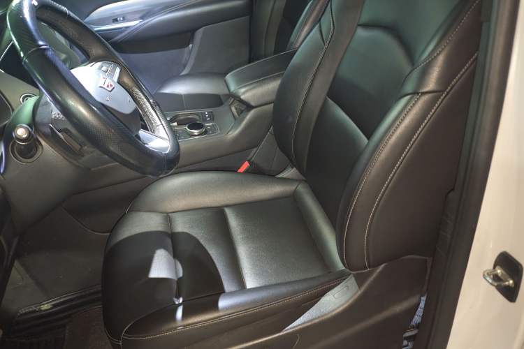 Used Cadillac XT4 2021 28T Two-Wheel Drive Leading Version
