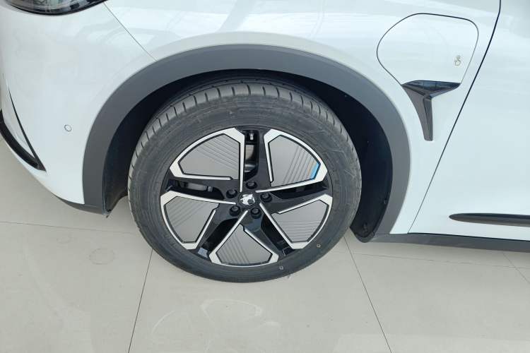 Used ARCFOX Alpha S6 2025 735MAX 160kW Exterior 4