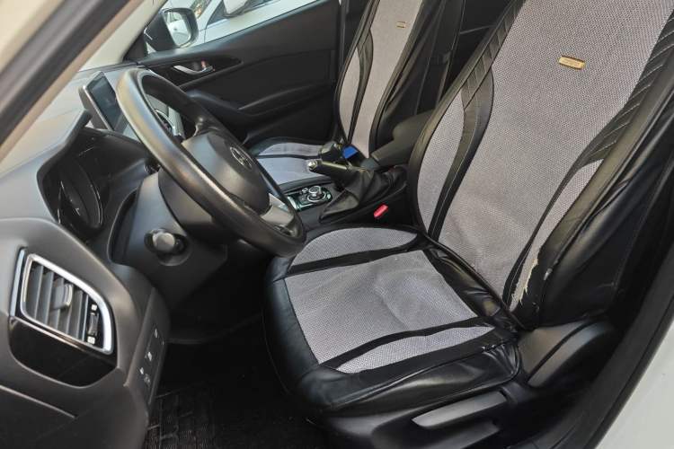 Used Mazda Mazda 3 Axela 2014 Sedan 1.5L Automatic Luxury Model
