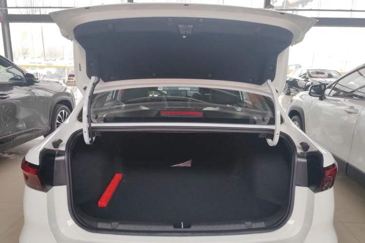 Used Geely Auto Emgrand 2026 Model 4th Generation 4 Millionth Anniversary Edition 1.5L CVT Feiyue Edition