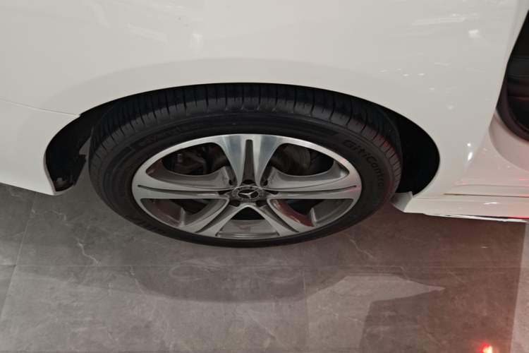 Used Mercedes-Benz E-Class 2018 Facelift E 200 L Sport Edition
