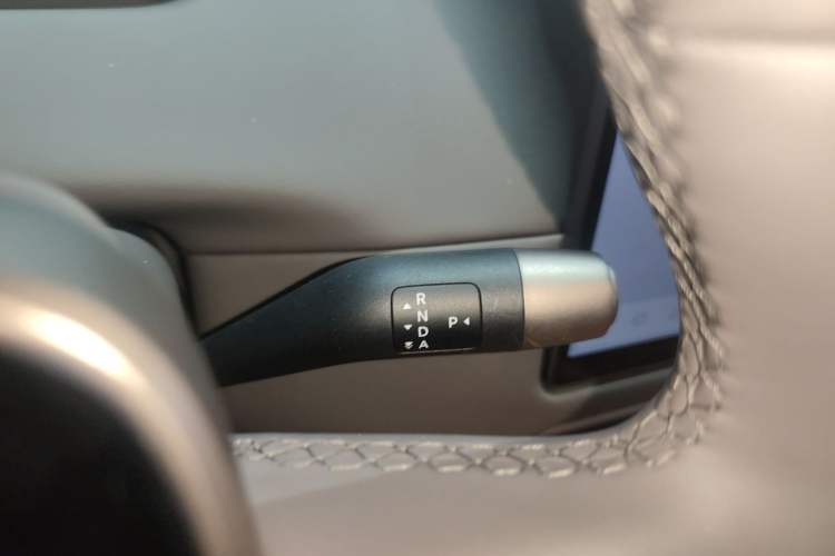 Used Li Auto i6 2025 Model Two-Wheel-Drive Standard Type
