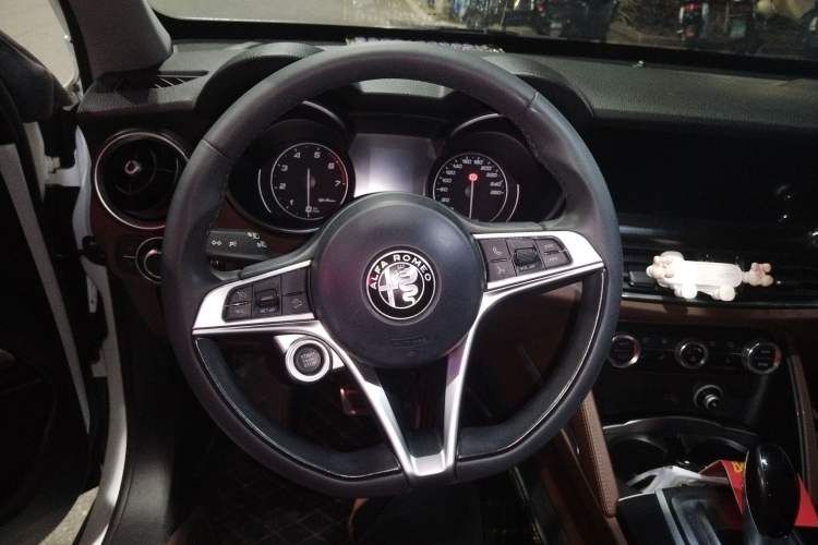 Used Alfa Romeo Stelvio 2017 2.0T 200HP Elite Edition