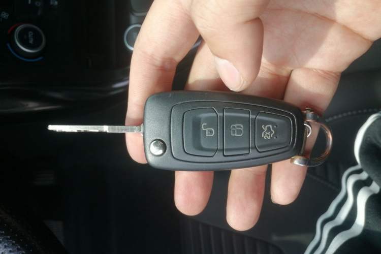 Used Ford Focus 2017 Hatchback 1.6L Automatic Fashion Edition Smart Drive Version Vehicle Key