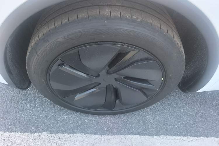 Used Tesla Model Y 2026 Rear-Drive Model Left Front Wheel Hub