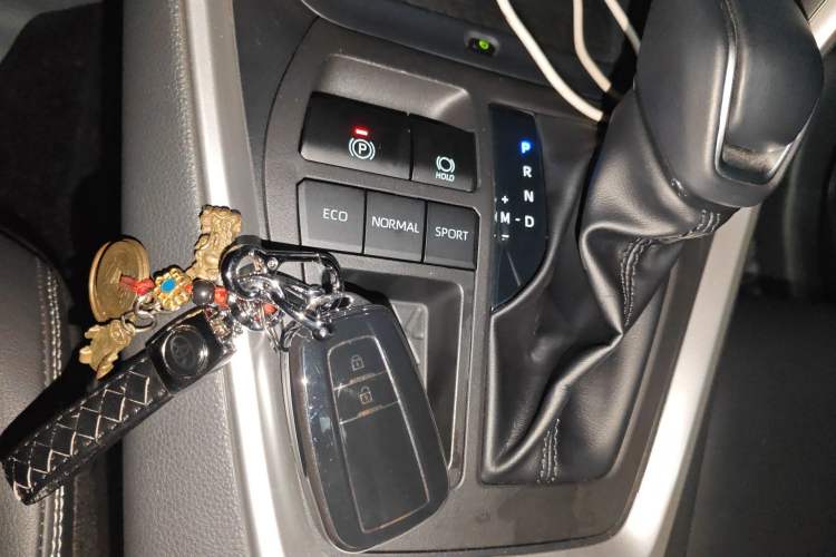 Used Toyota RAV4 2023 2.0L CVT Two-Wheel Drive Fashion Plus Edition Vehicle Key