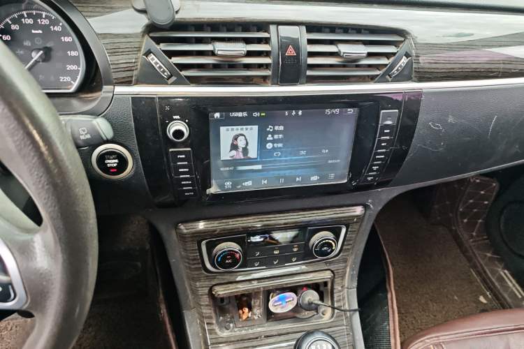 Used Zotye T600 2016 1.5T Manual Luxury Model Audio And AC Panel