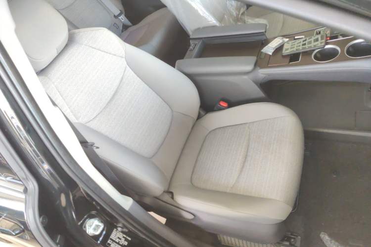 Used Toyota Sienna 2026 Model 2.5L Dual-Engine Two-Wheel-Drive Comfort Edition