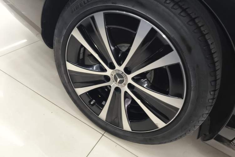 Used Mercedes-Benz E-Class New Energy 2022 Restyled E 350 e L Plug-in Hybrid Sedan Right Rear Wheel Hub