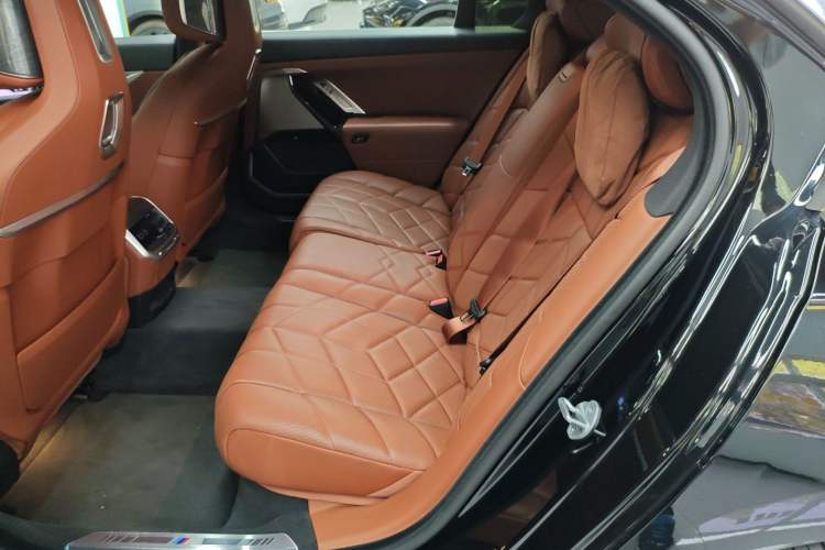 Used BMW i7 2023 eDrive50L Prestige M Sport Package