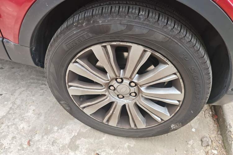 Used Land Rover Range Evoque 2018 240 PS SE Smart Brilliance Edition Right Front Wheel Hub