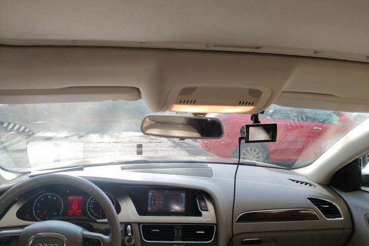 Used Audi A4L 2012 2.0 TFSI automatic Comfort trim level Headliner