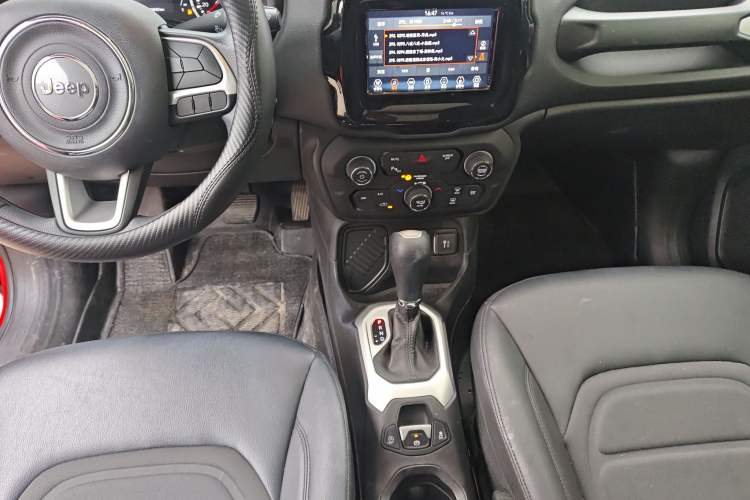Used Jeep Renegade 2019 220T Automatic Leading Edition Gear Lever