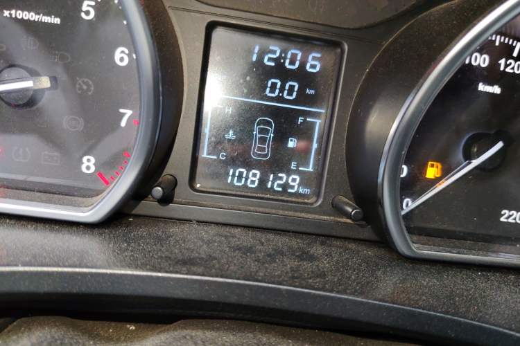 Used Zotye T600 2016 1.5T Manual Elite Edition Odometer Close Up