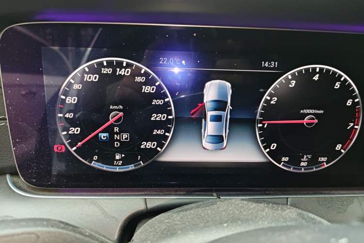 Used Mercedes-Benz E-Class 2016 E 300 L Sporty and Stylish Model
