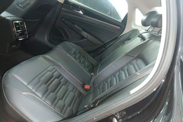 Used Volkswagen Passat 2019 330TSI Elite Edition China VI
