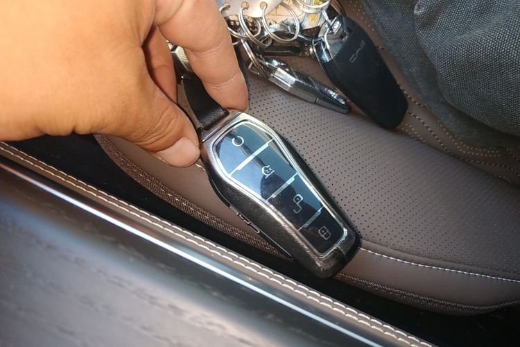 Used BYD Han 2022 EV Genesis Edition 610KM All-Wheel Drive Premium Model
