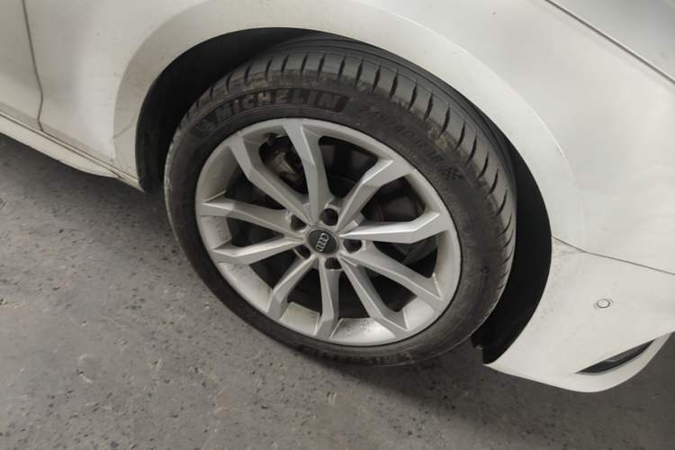 Used Audi A4L 2019 40 TFSI Fashion Edition China VI Emission Standard
