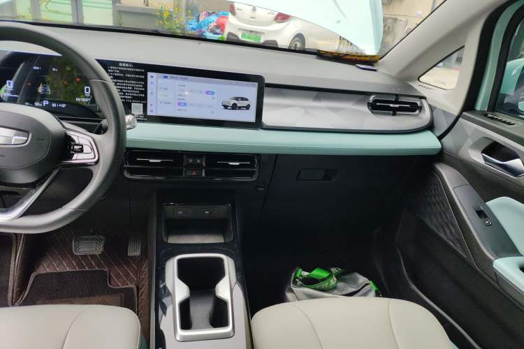 Used Geometry E Firefly 2024 301km Starlight Audio And AC Panel