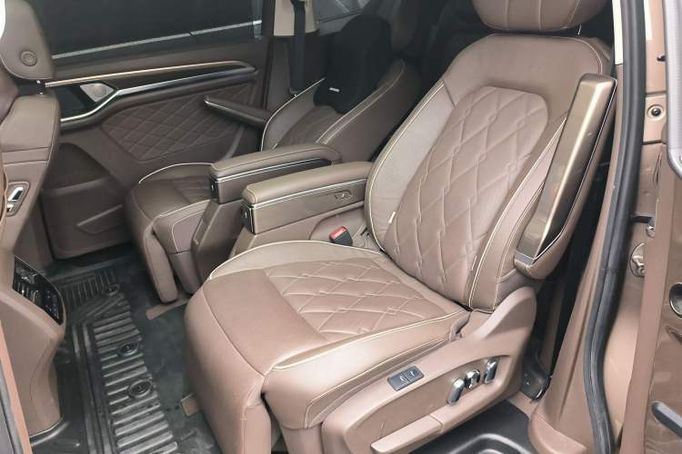 Used Volkswagen Viloran 2020 380TSI Prestige Edition Left Rear Seat