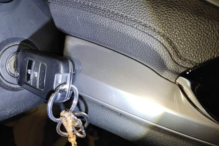 Used Honda CR-V 2015 2.0L two-wheel drive urban version