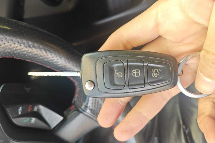 Used Ford Focus 2012 Hatchback 1.6L Automatic Fashion Edition
